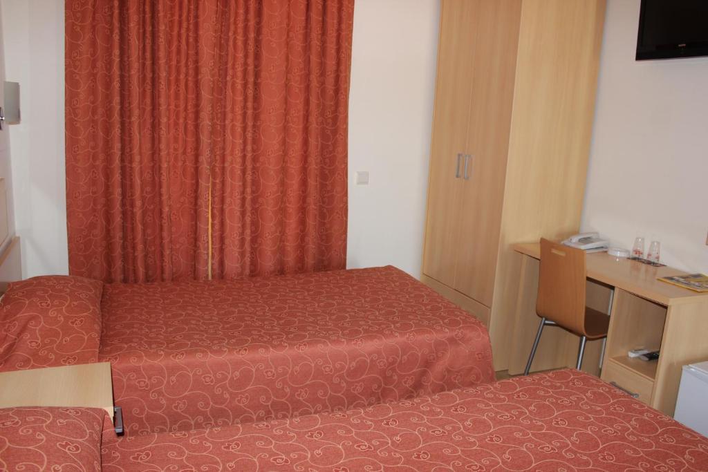 Dom Fernando II Hotel Loule Room photo