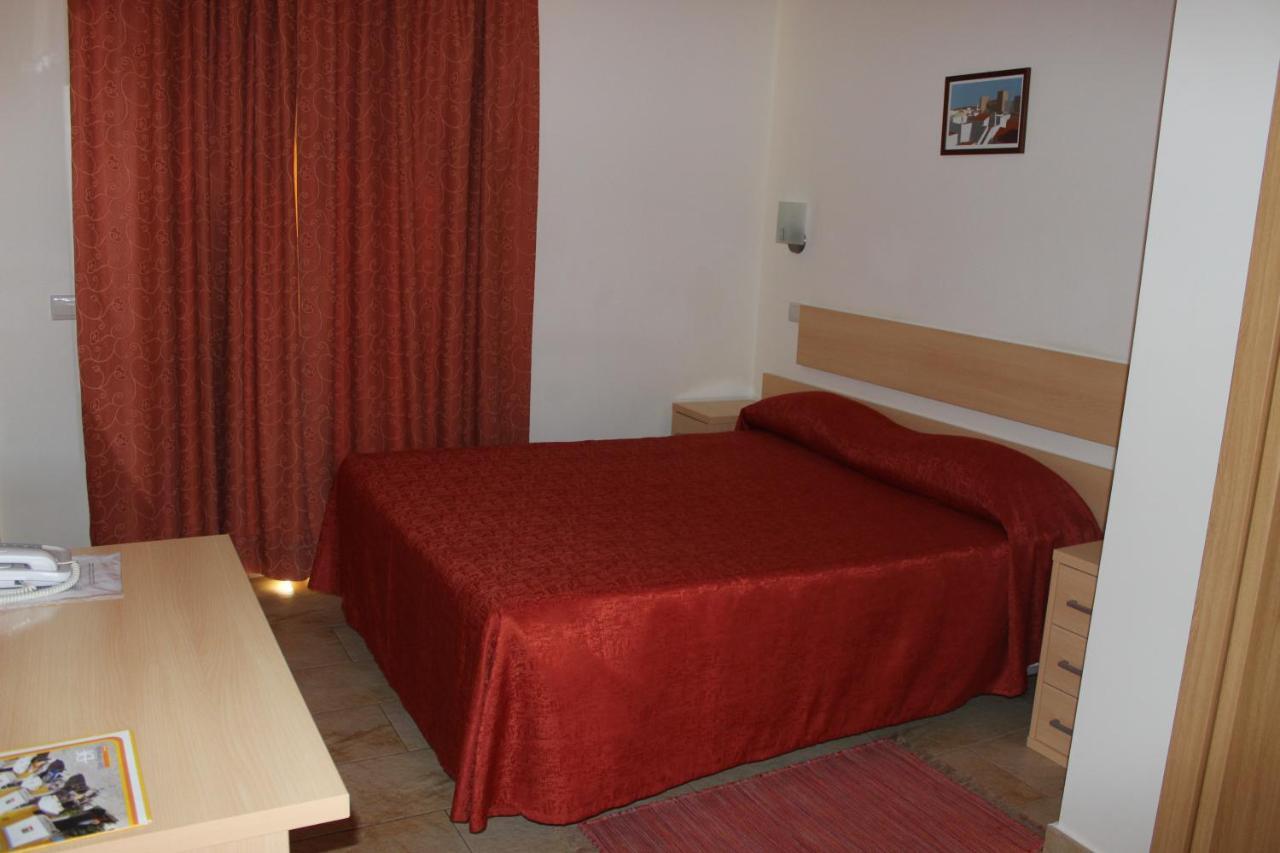 Dom Fernando II Hotel Loule Room photo